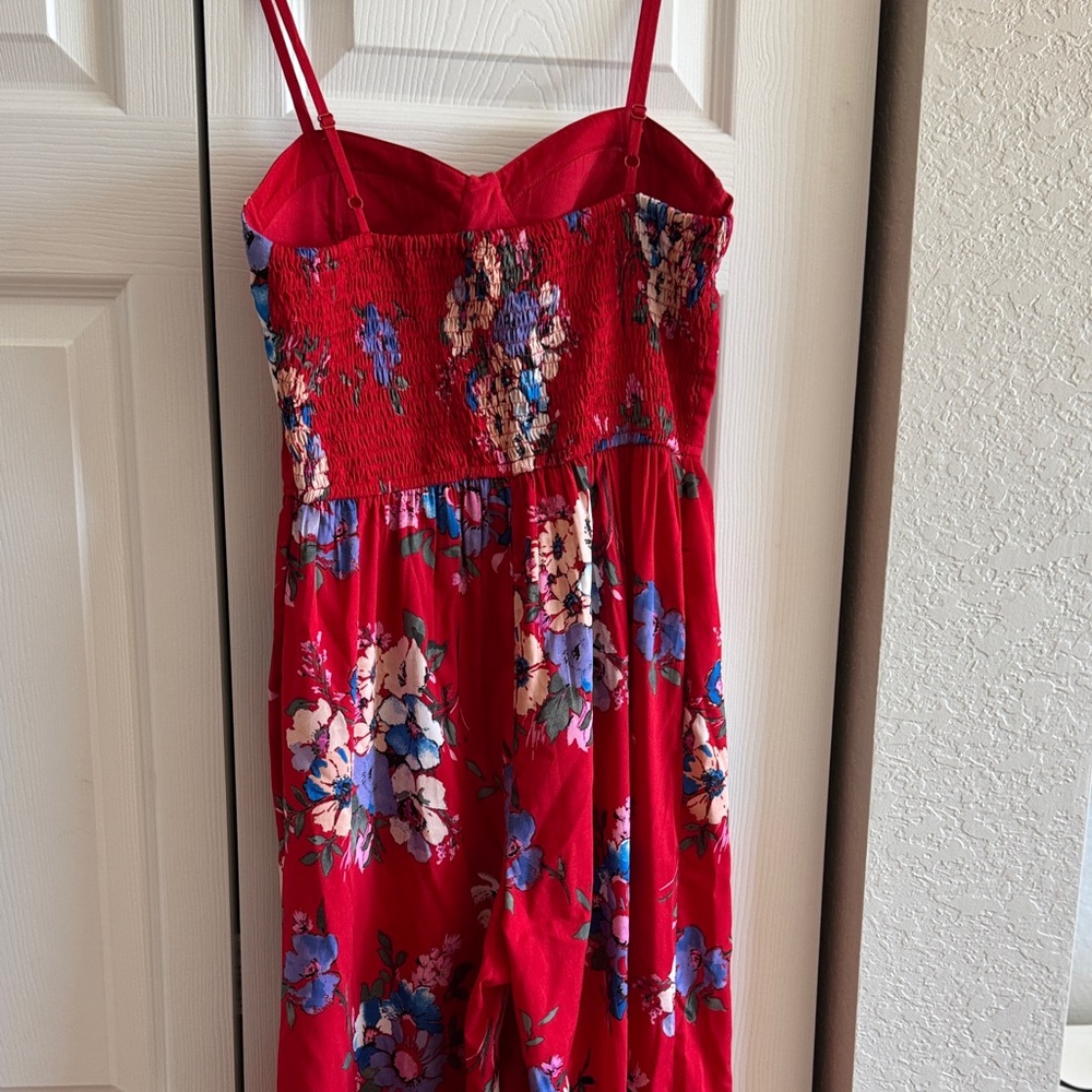 Elegant Red Floral Maxi Dress - Picture 4 of 6